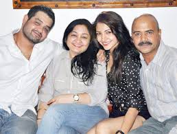 Anushka Sharma family