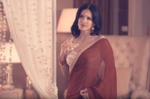 Sunny Leone hot look in saree