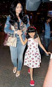  Aishwarya Rai with her daughter Aaradhya