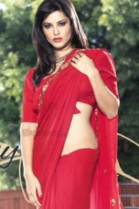 Sunny Leone hot in red saree