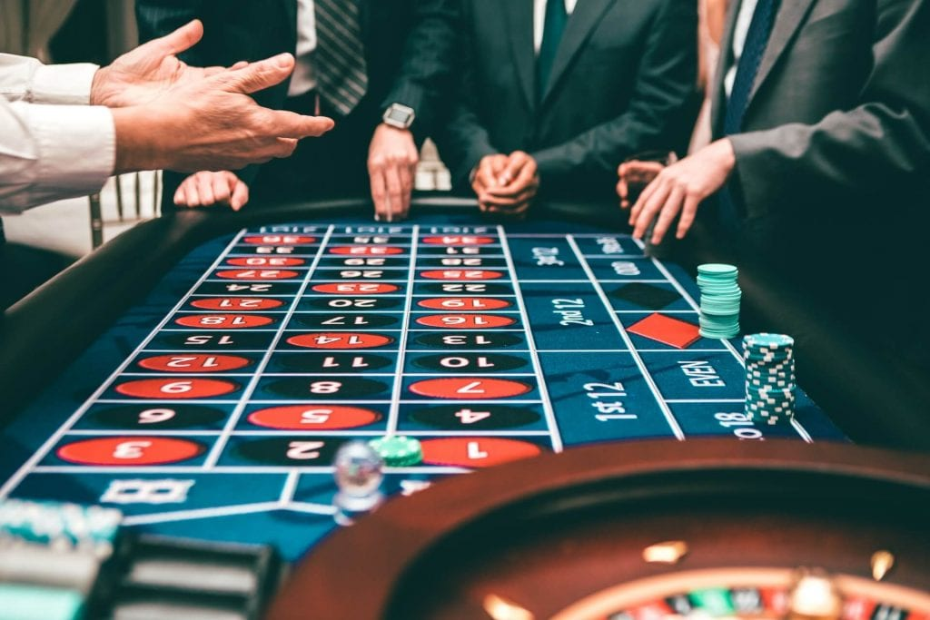 What is a Live Casino and What are its Benefits?